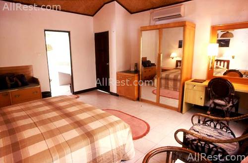 Vilamendhoo Island Resort 3